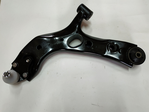 РЫЧАГ ПЕРЕДНЕЙ ПОДВЕСКИ ЛЕВЫЙ