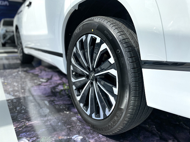 JAECOO J8 2.0T 7DCT Supreme BL 4WD