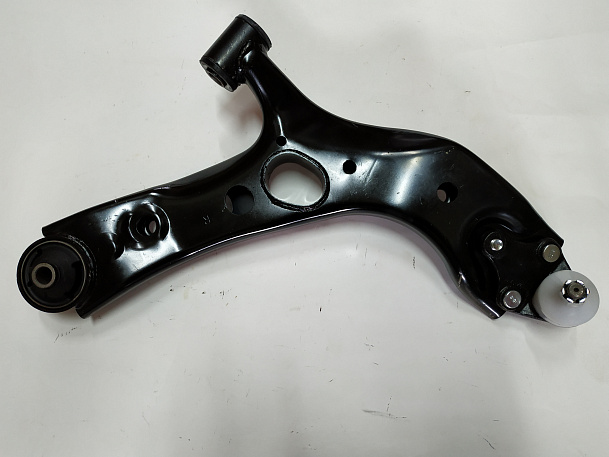 РЫЧАГ ПЕРЕДНЕЙ ПОДВЕСКИ ПРАВЫЙ