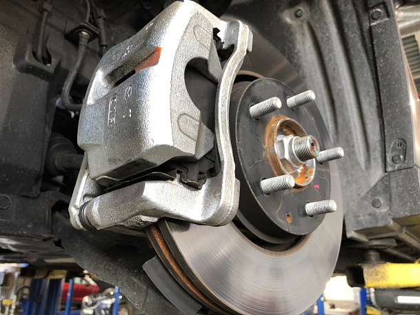 Замена колодок задних(Renault)